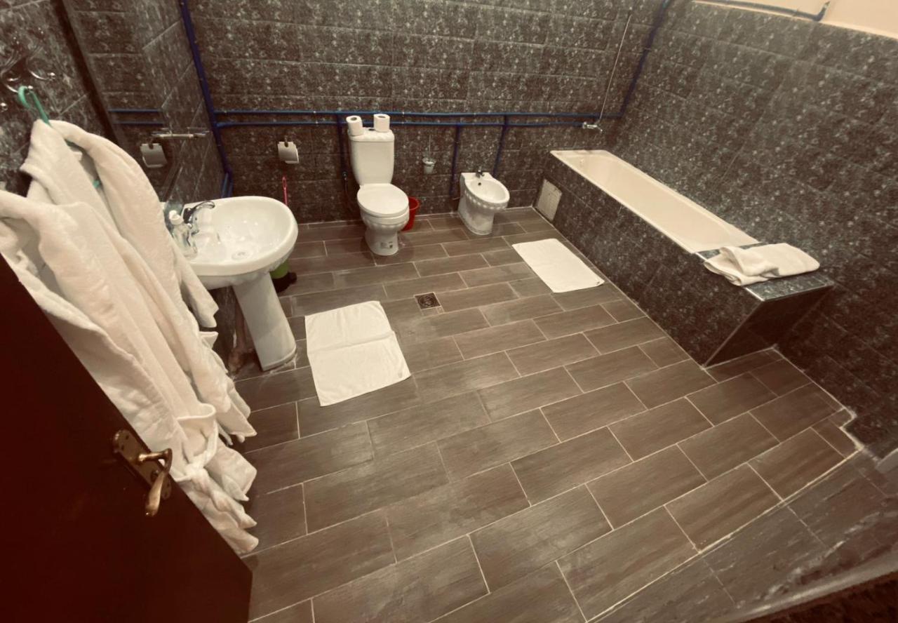 Hotel La Renaissance Tata Ngoại thất bức ảnh